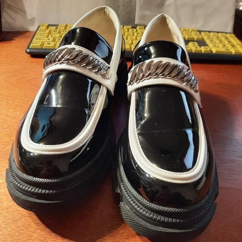 ZAYNSIA Chelsea Chunky Platform White & Black Size 10 New With Defect